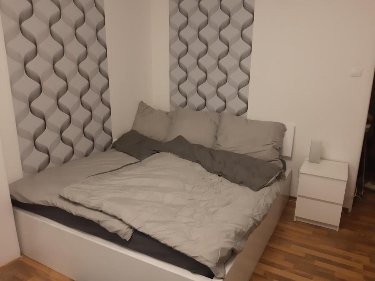 Prague Apartment In Most Near Golf Club, Aqua-Hipo-Autodrom In Мост Экстерьер фото